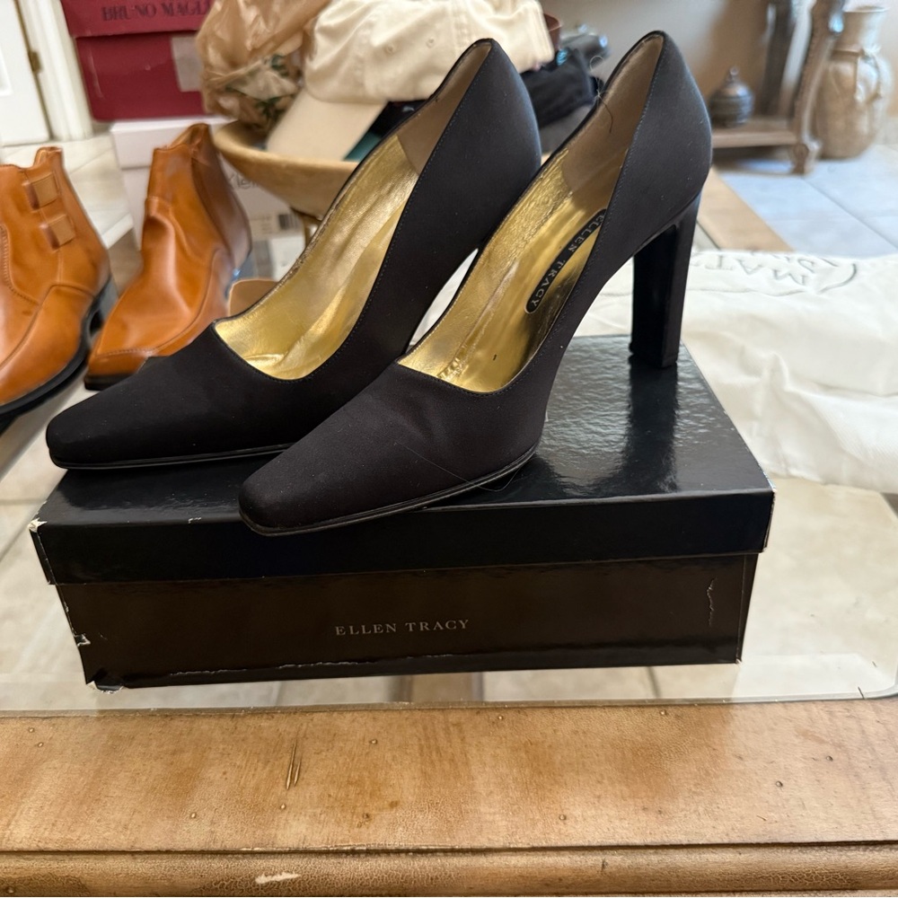 Ellen Tracy Black Women's Heels